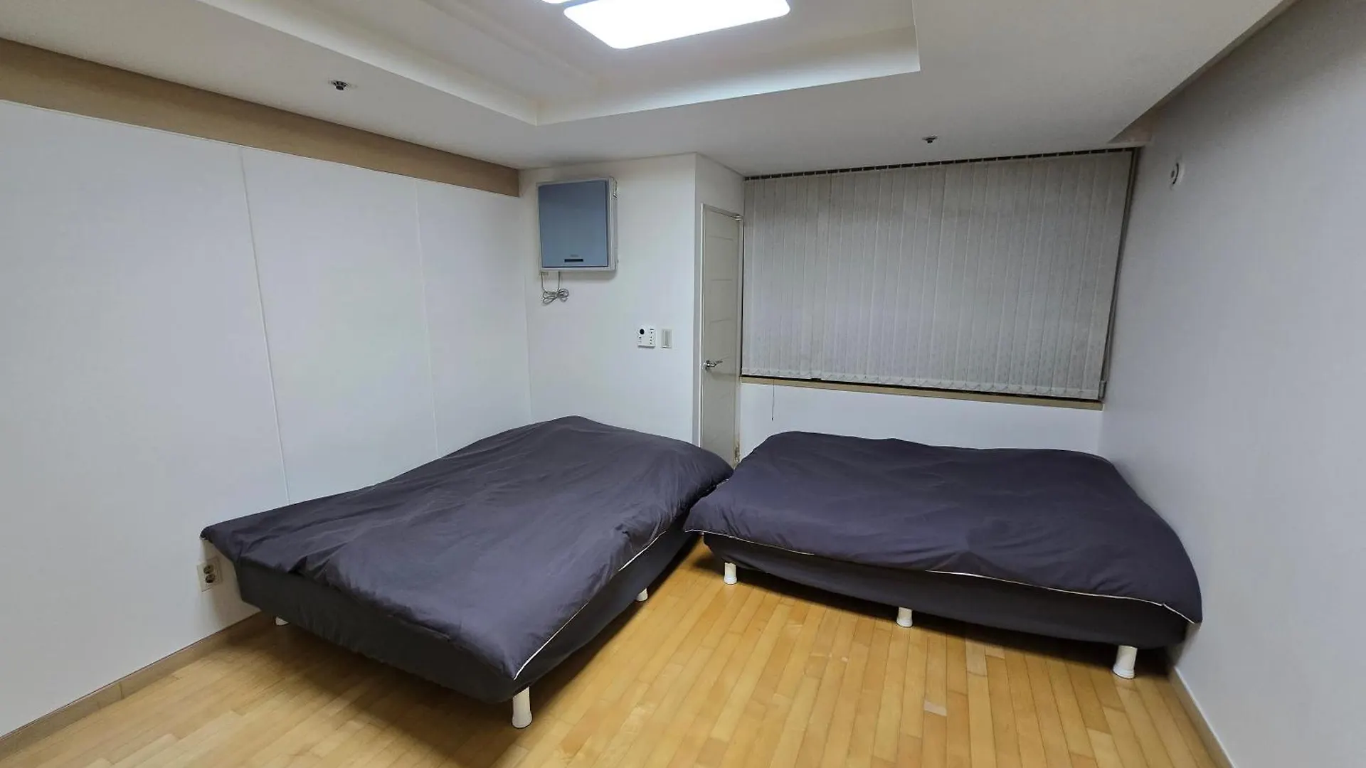 2 Queen Beds, 5 Min Walk From Gangnam St, Spacious House, Convenience Store 首爾